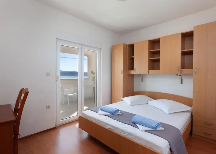 With Parking Spaces Igrane, Makarska - 4891 דירה *